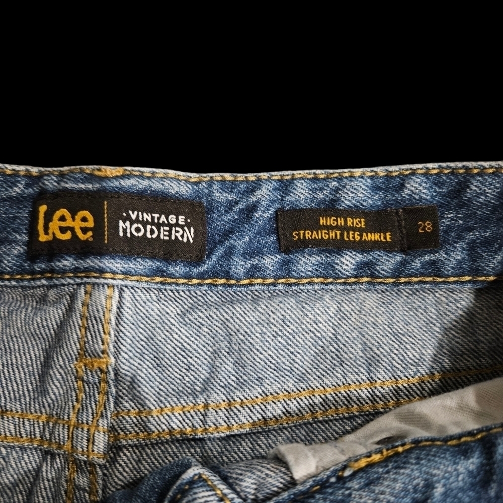 Lee Vintage Distressed Jeans - Picture 6 of 9